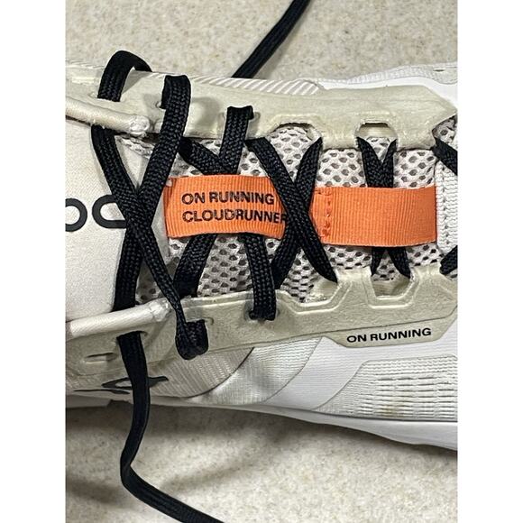 On Cloudrunner 2 Women's Size 10.5 White Running Shoes Comfortable Sneakers -Gym - Picture 9 of 13